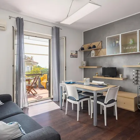 Fraluci Ai Faraglioni Apartment *
